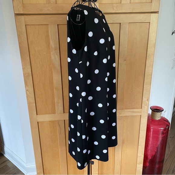 Anne Klein black & white polka dot sleeveless sheath Dress size 10 - Picture 3 of 10